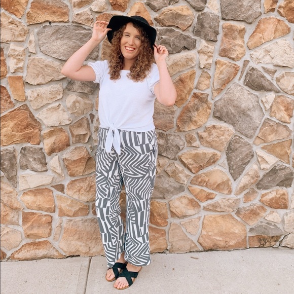 Hi! I’m Abbi😊 - Picture 3 of 3